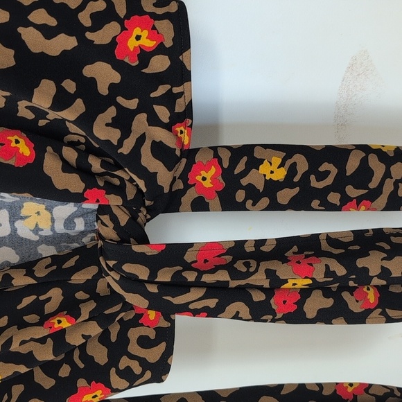 IMAN ANIMAL PRINT CROPPED BLOUSE SIZE SMALL - Picture 2 of 5